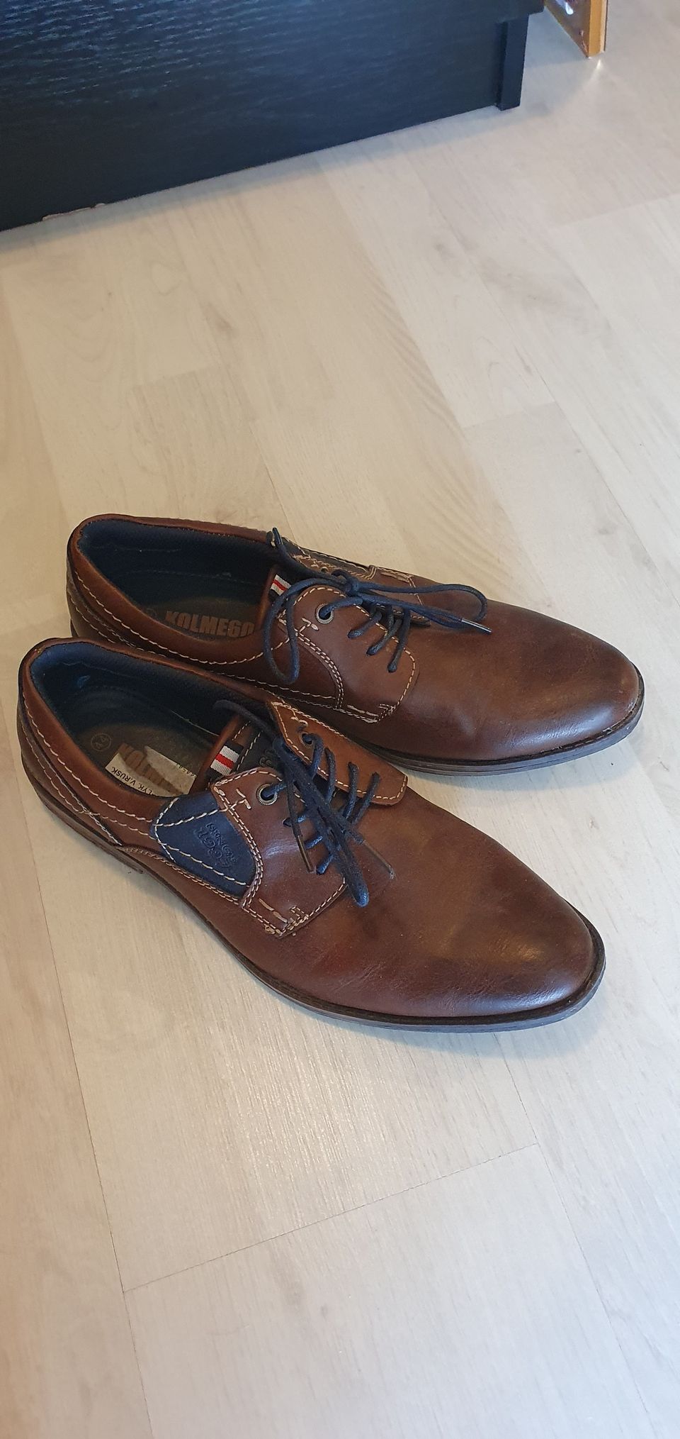 Miesten siistit ruskeat kengät (44)