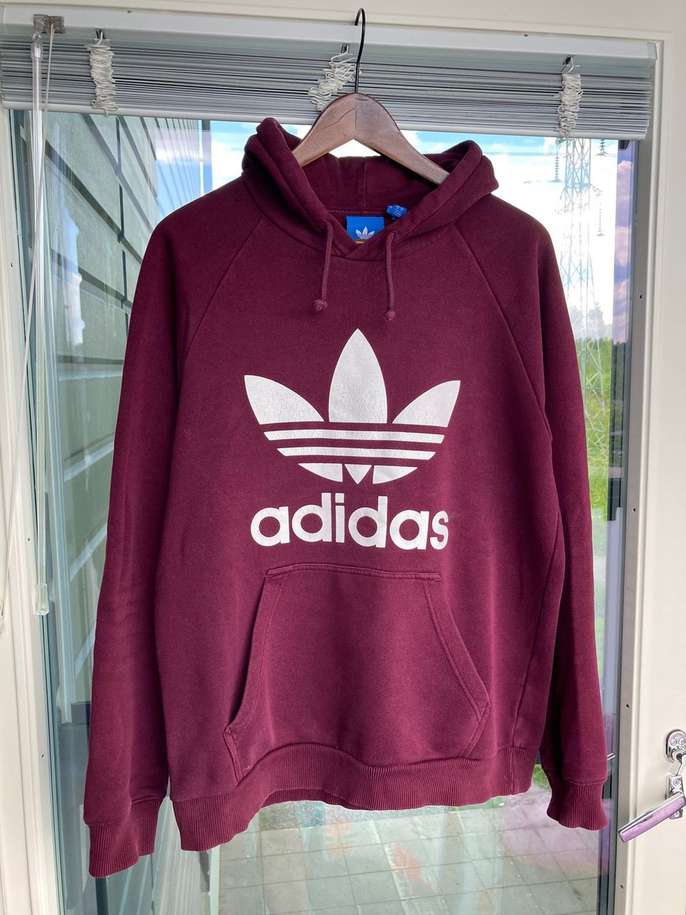 Adidas huppari