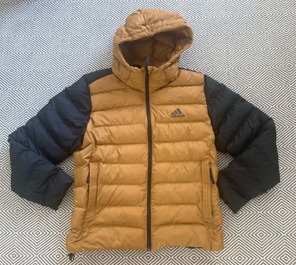 Adidas Insulated talvitakki, koko M/L