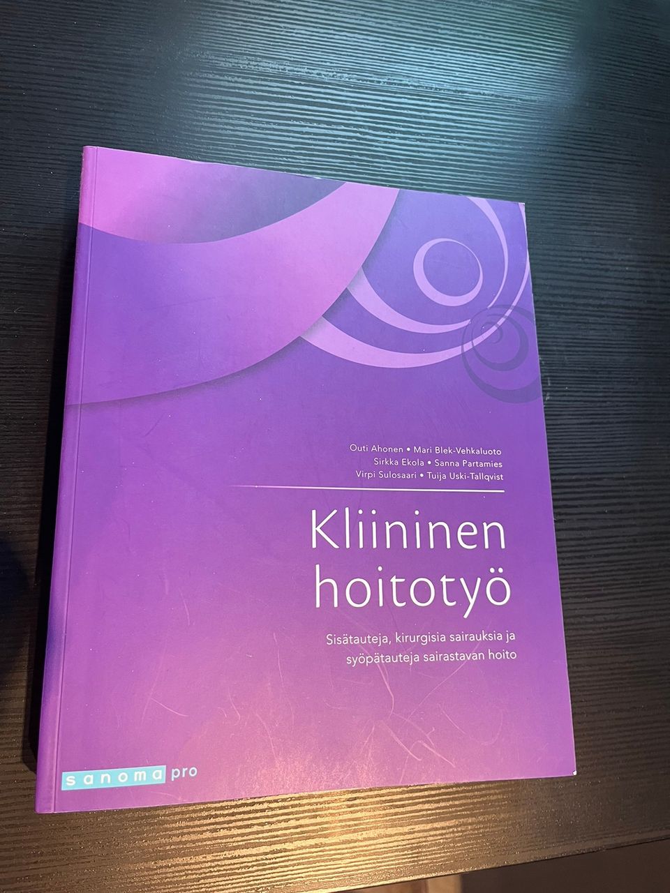 Kliininen hoitotyö - oppikirja