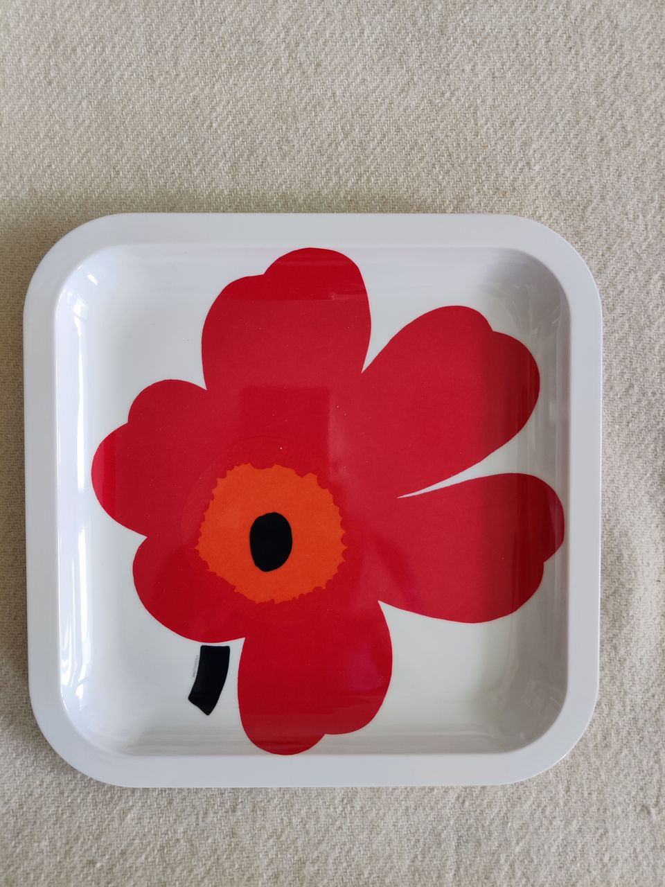 Marimekko, Unikko lautanen melamiinia