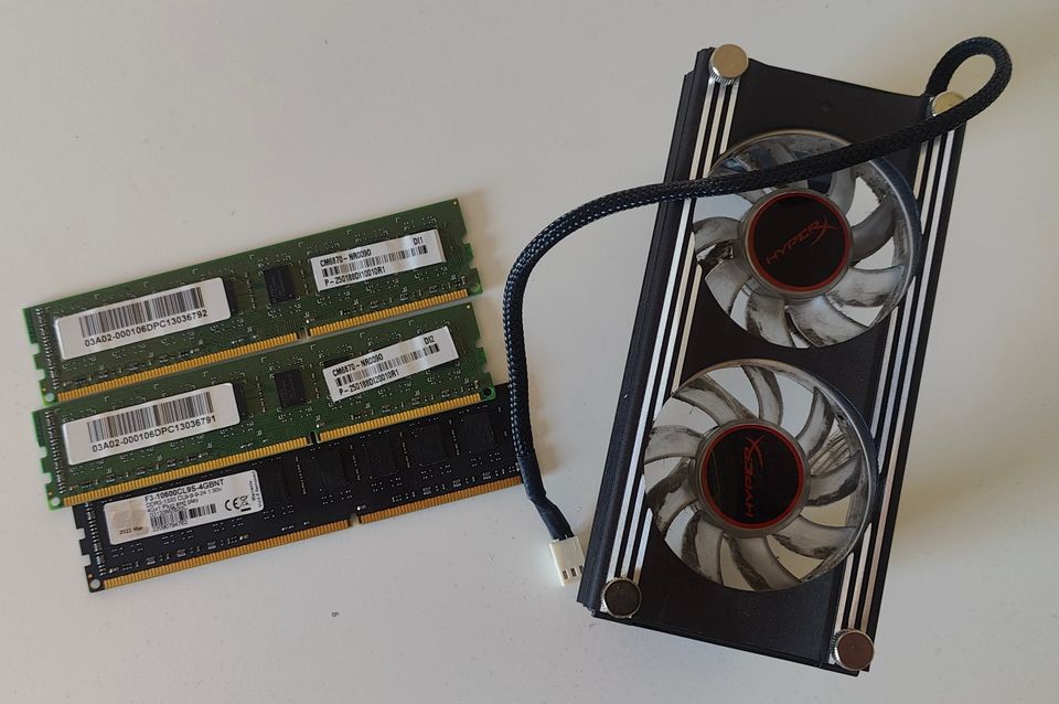 DDR3 4GB muisteja 3 kpl ja muistijäähdytin