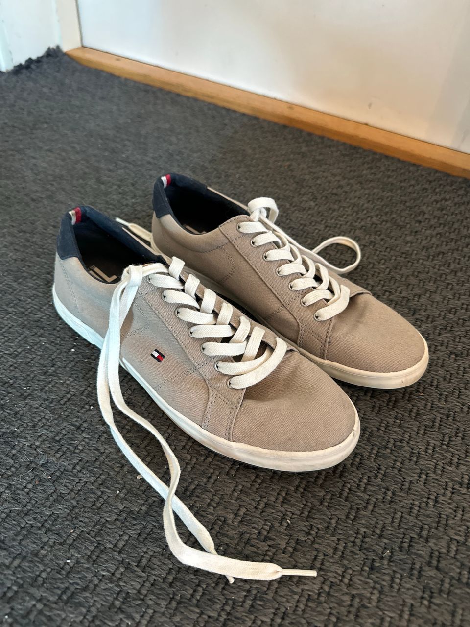 Tommy Hilfiger kengät / tennarit, koko 42