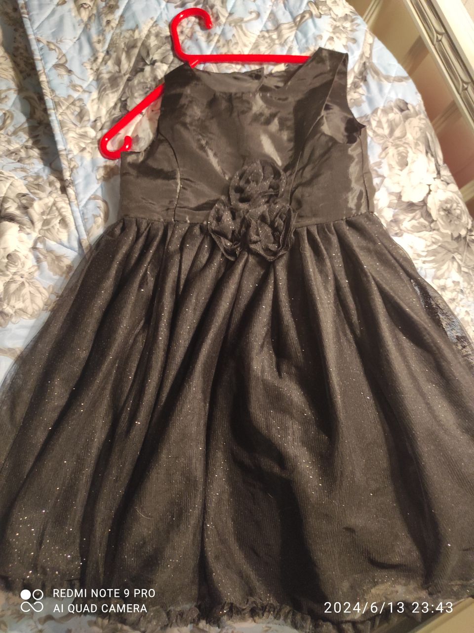 Musta mekko kimaltava 128 cm