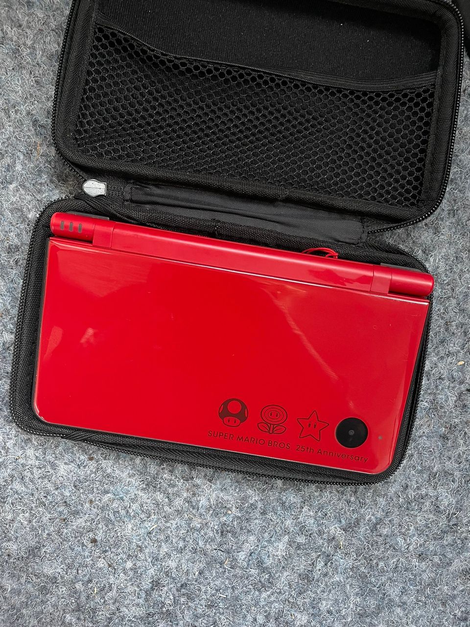 DSi XL Super Mario 25th Anniversary Edition