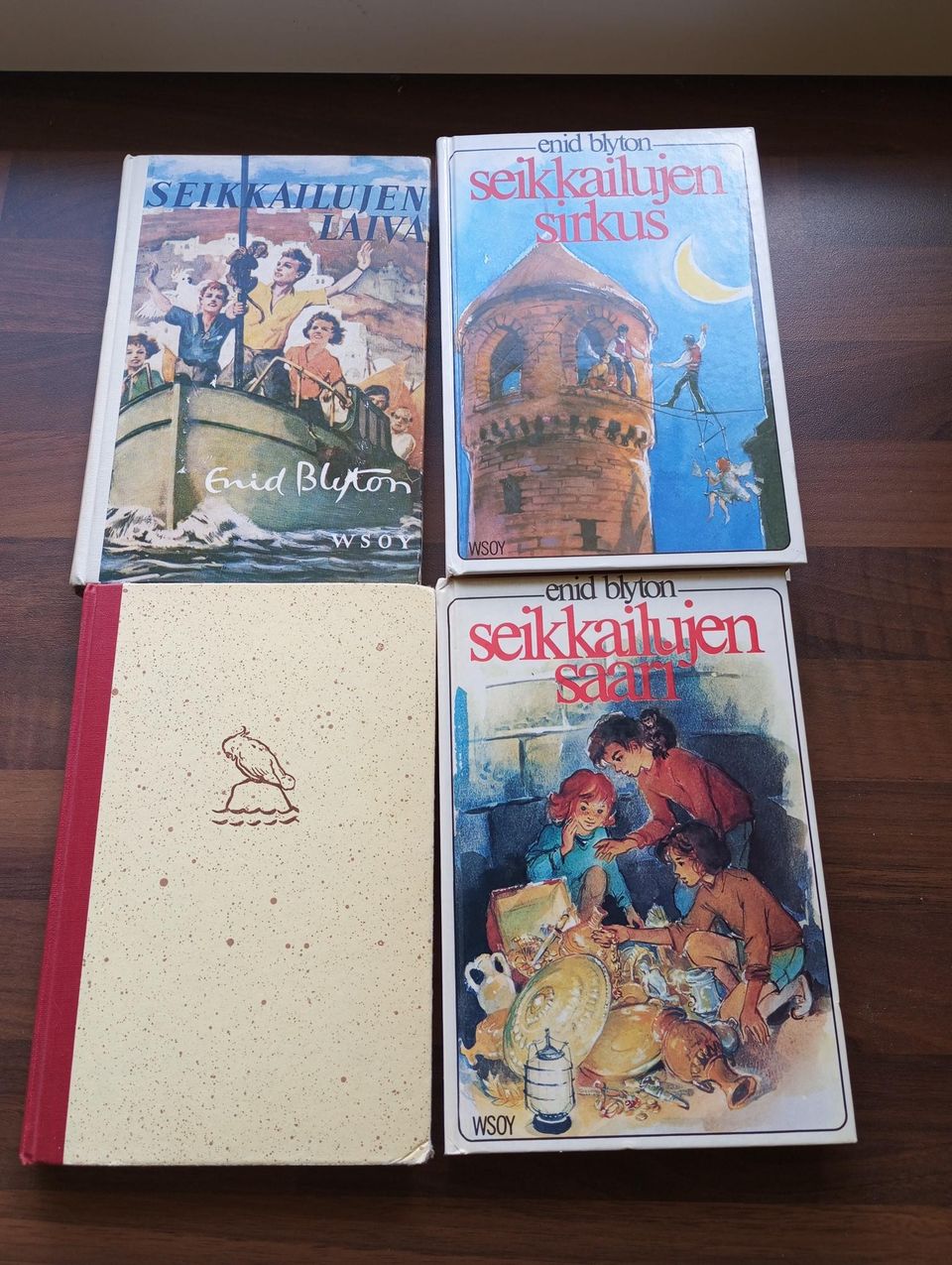 Enid Blytonin Seikkailu-kirjoja