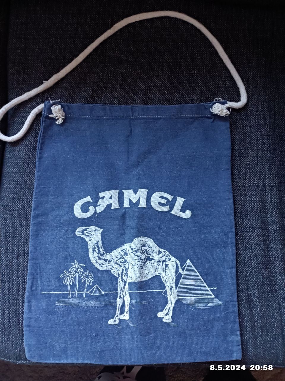 Kangaskassi camel logolla