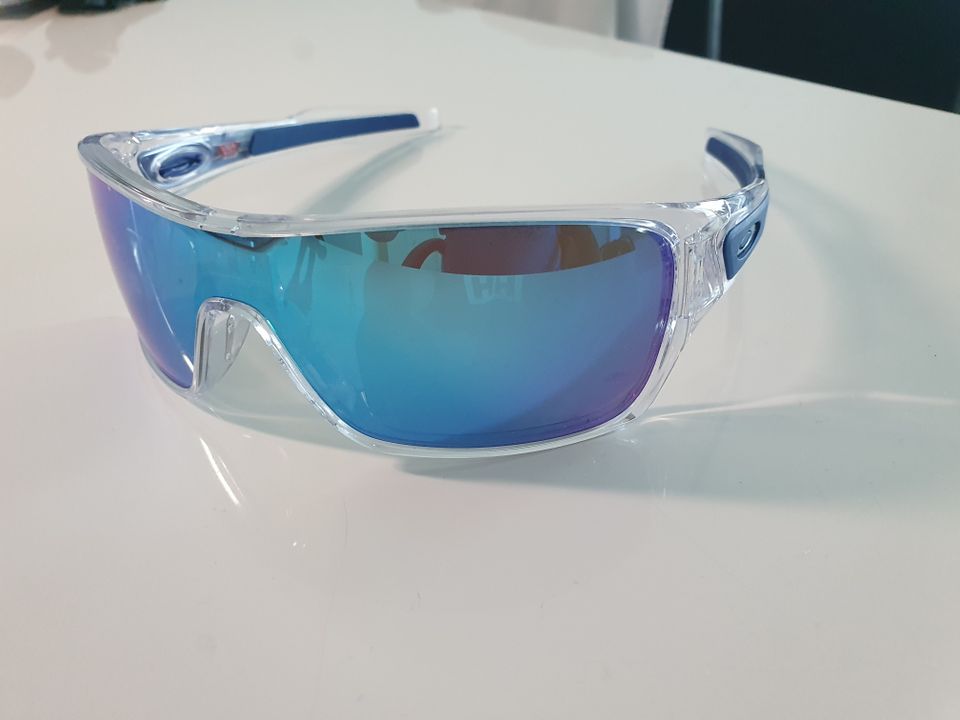 OAKLEY Aurinkolasit