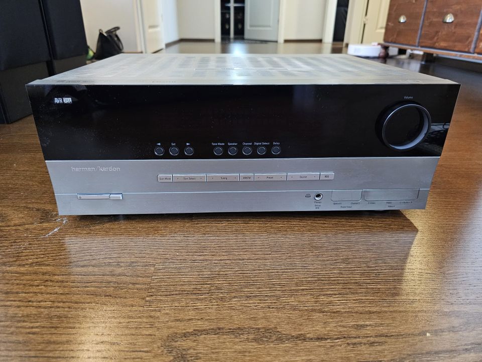 Harman Kardon AVR 247 vahvistin