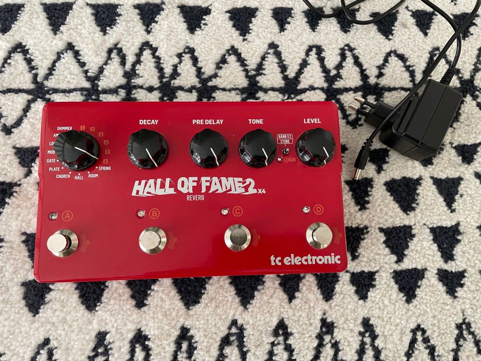 TC electronic Hall of Fame 2x4 reverb
