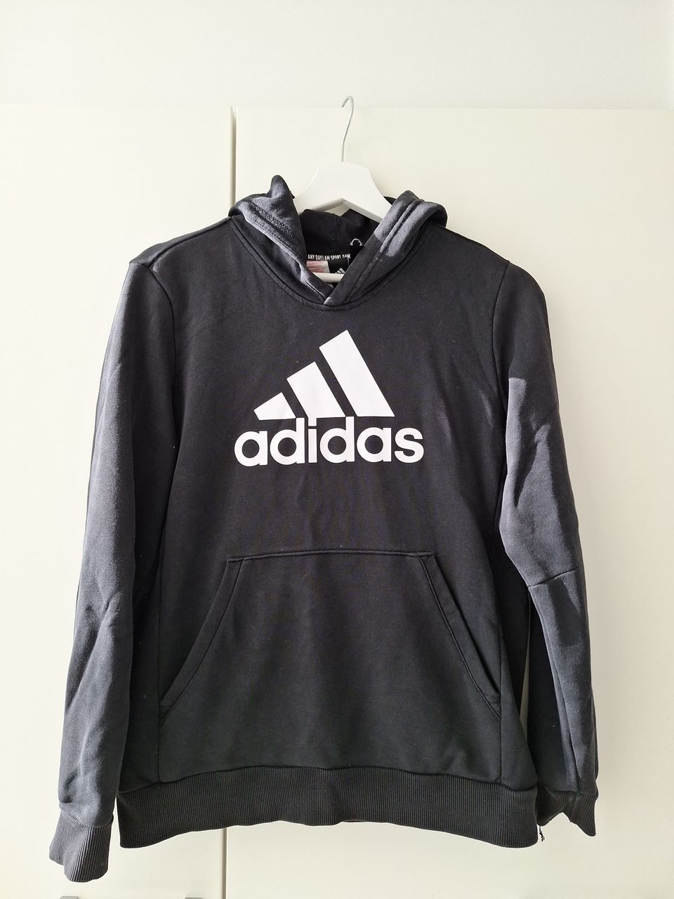 Adidas collegehuppari koko 164 cm