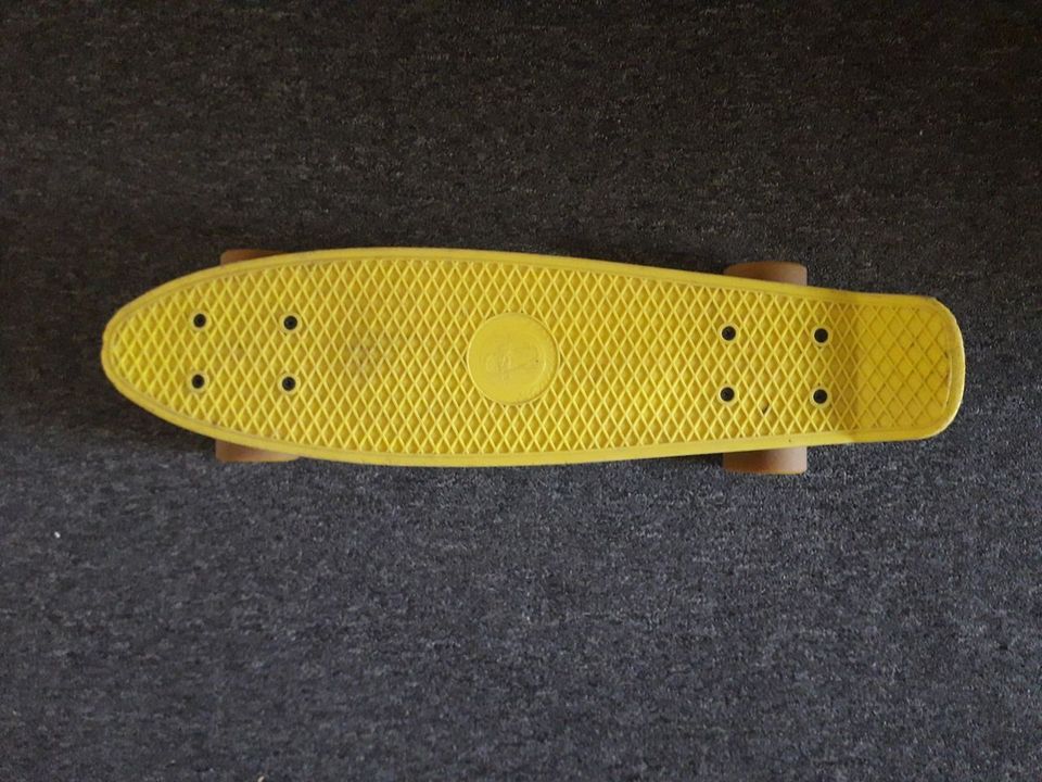 Keltainen Mini Cruiser-Skeittilauta, Hyväkuntoinen