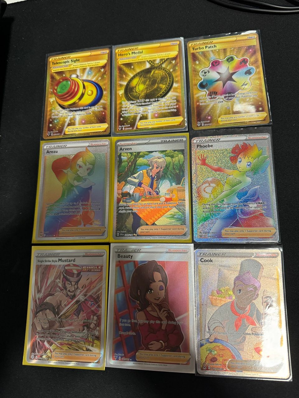 Full Art/Hyper rare/Gold Trainer Pokemon kortteja