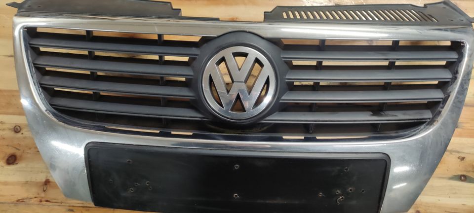 VW Passatin etu säleikkö