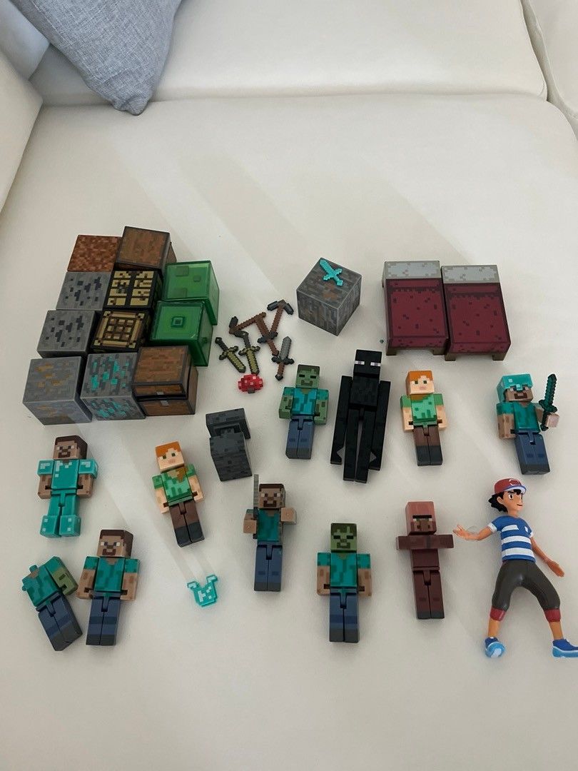 Minecraft figuureja noin 7cm ja palikoita