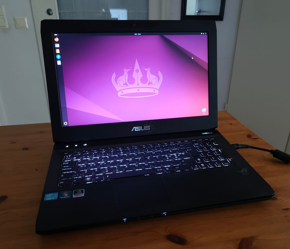 Asus Rog Pelikannettava (15.6" FHD, I7-2630Qm, 8Gt Ram, GTX, 128Gt SSD)