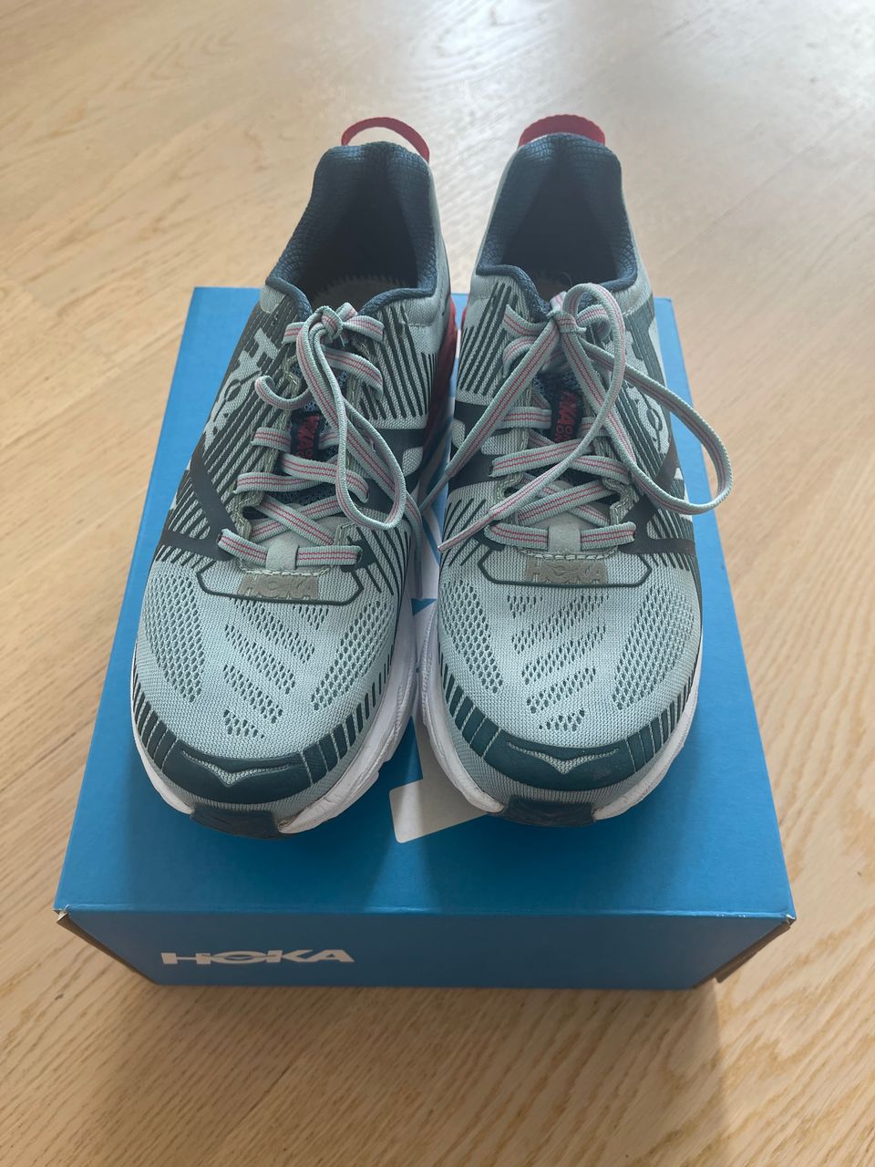 HOKA one one Tracer 2, koko 40