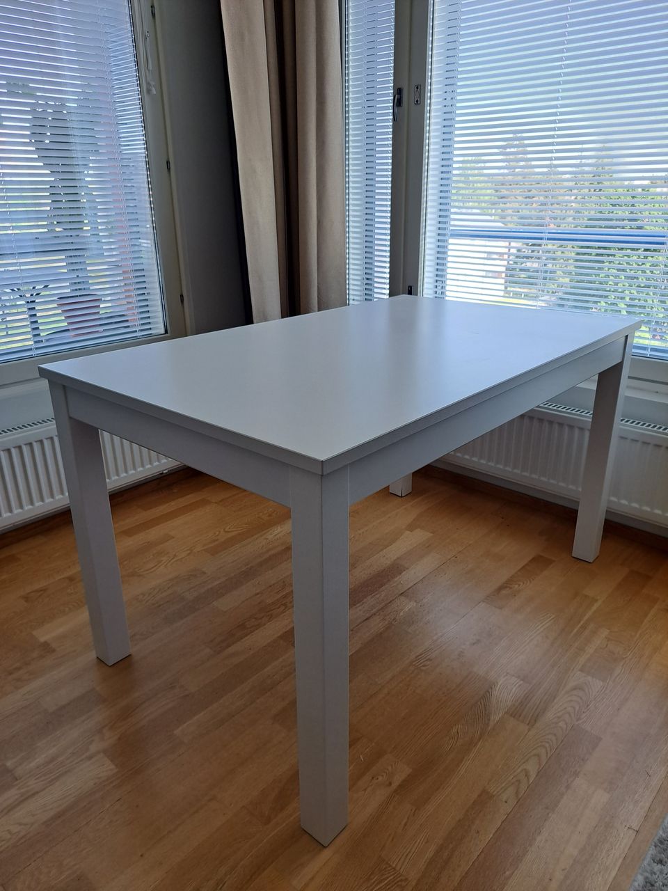 Ikea Laneberg ruokapöytä