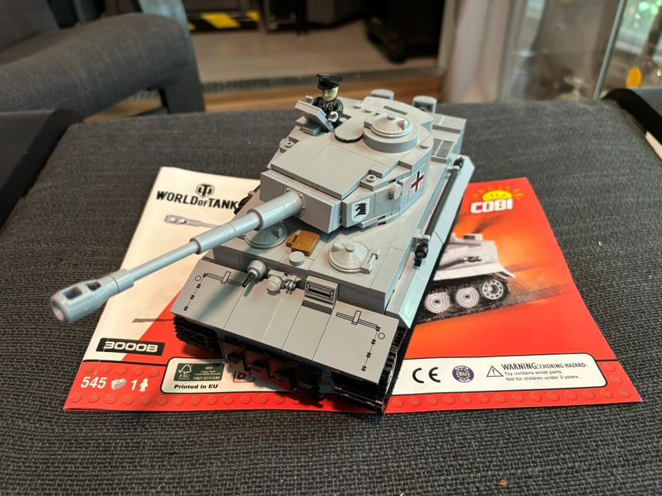 Cobi Tiger I "lego"-panssarivaunu