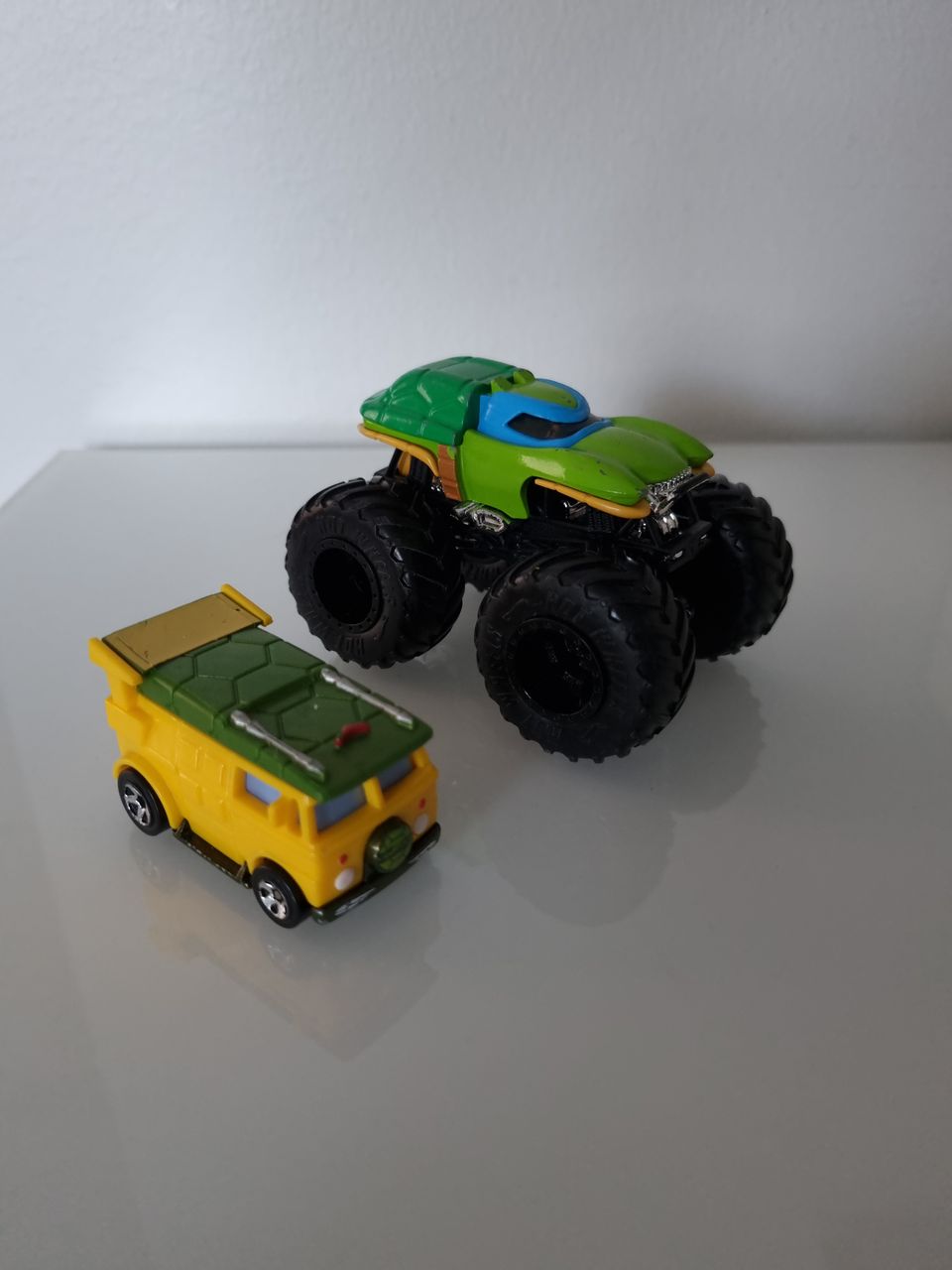 Hot Wheels Monster truck (Teenage Mutant Ninja Turtles Leonardo)