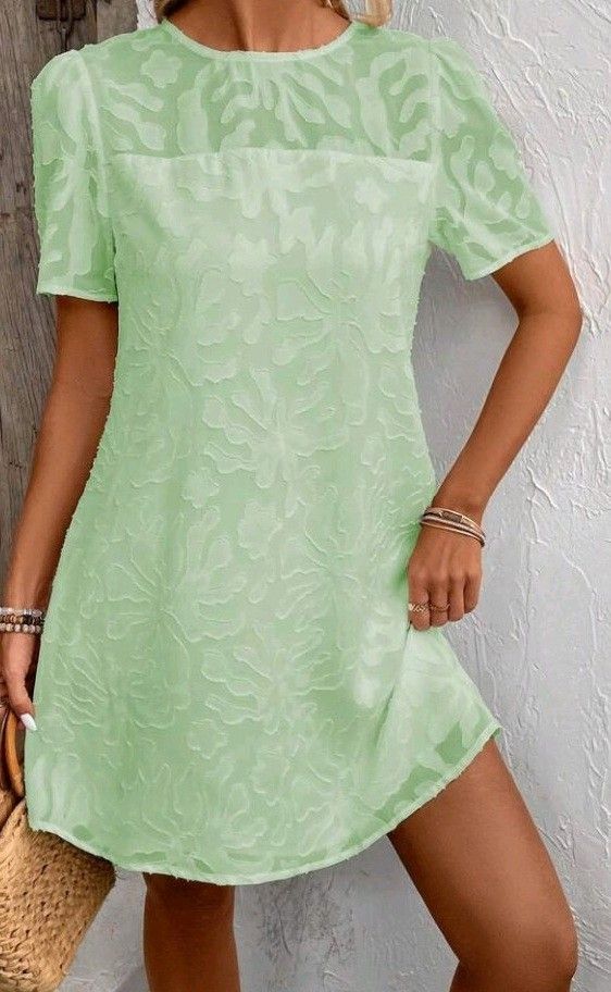 Uusi kaunis Prive pastellin vihreä mekko, Koko S