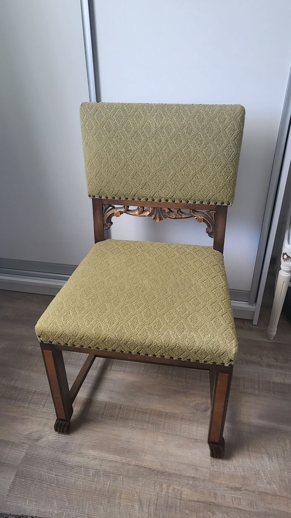Antiikkinen tuoli