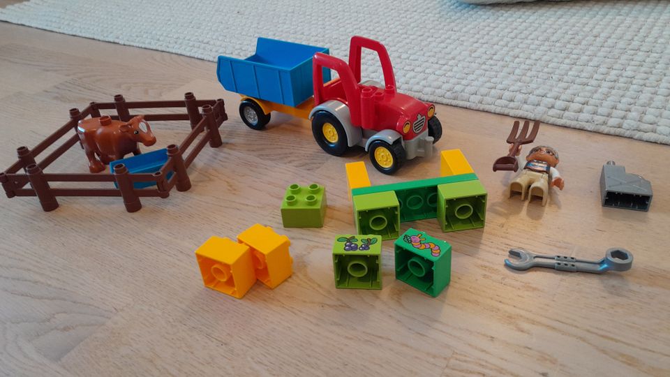 Lego Duplo-setti: traktori, maatila (Espoo)