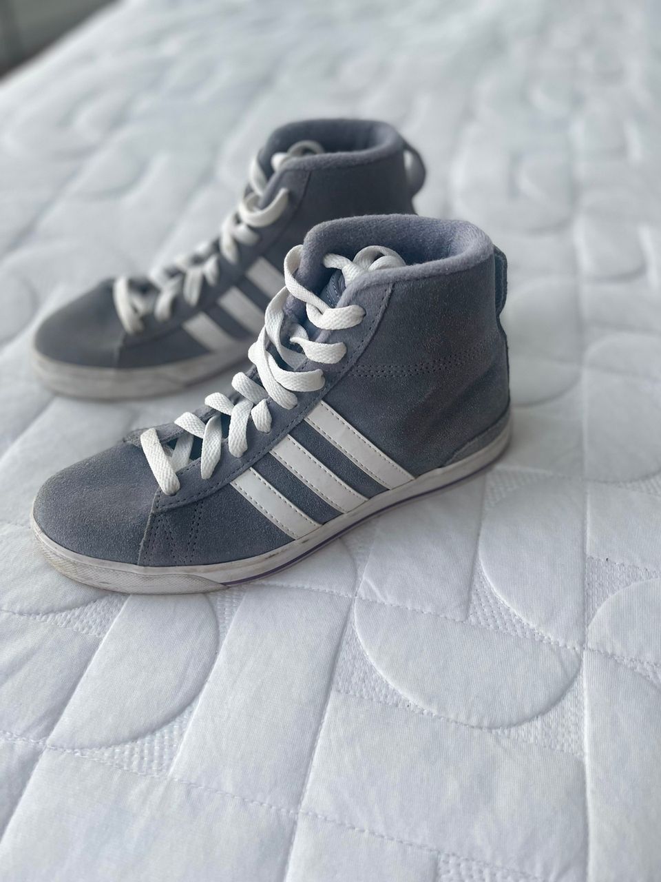 Adidas lenkkarit