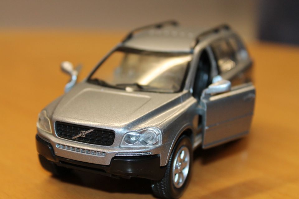 Siisti kunto Volvo XC90 V8 AWD 2004 metallinen pienoismalli auto 15cm