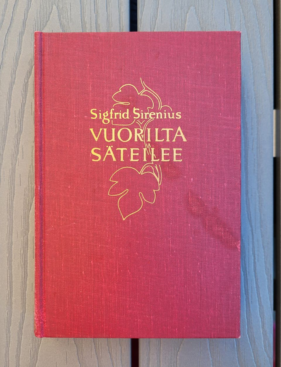 Sigfrid Sirenius: Vuorilta säteilee (1956)