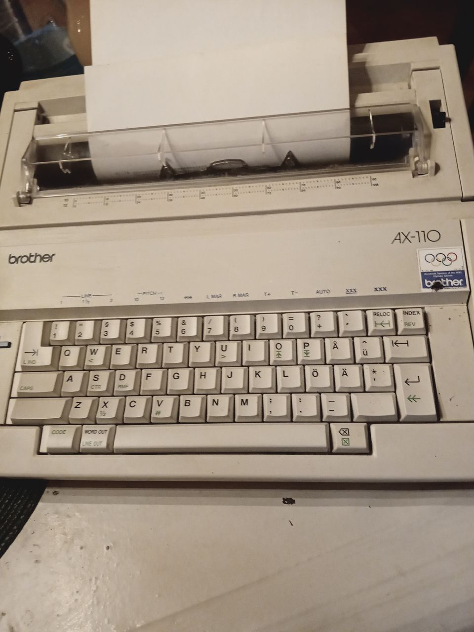 Retro 90 luvun Broters kirjoituskone AX-110