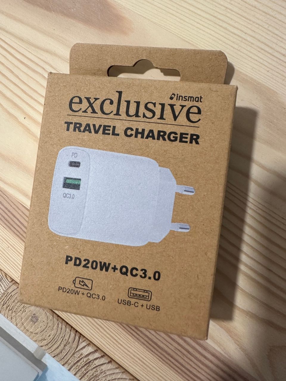 Insmat Exclusive Travel Charger