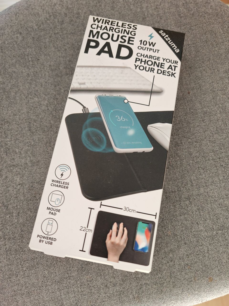 Mousepad with wireless charging
