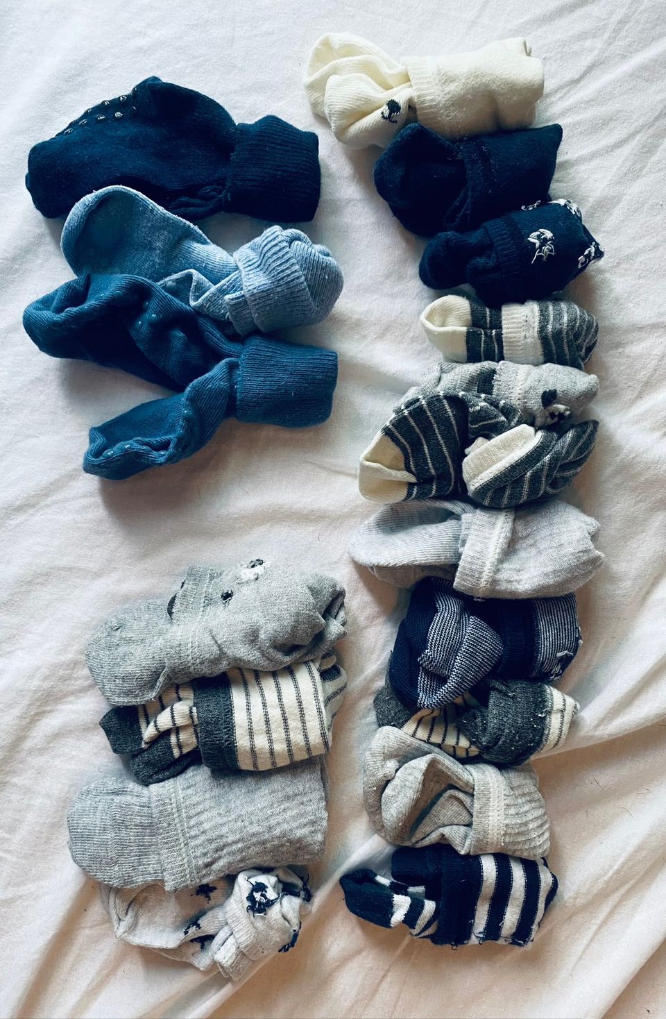 Vauvalle 18 paria sukkia