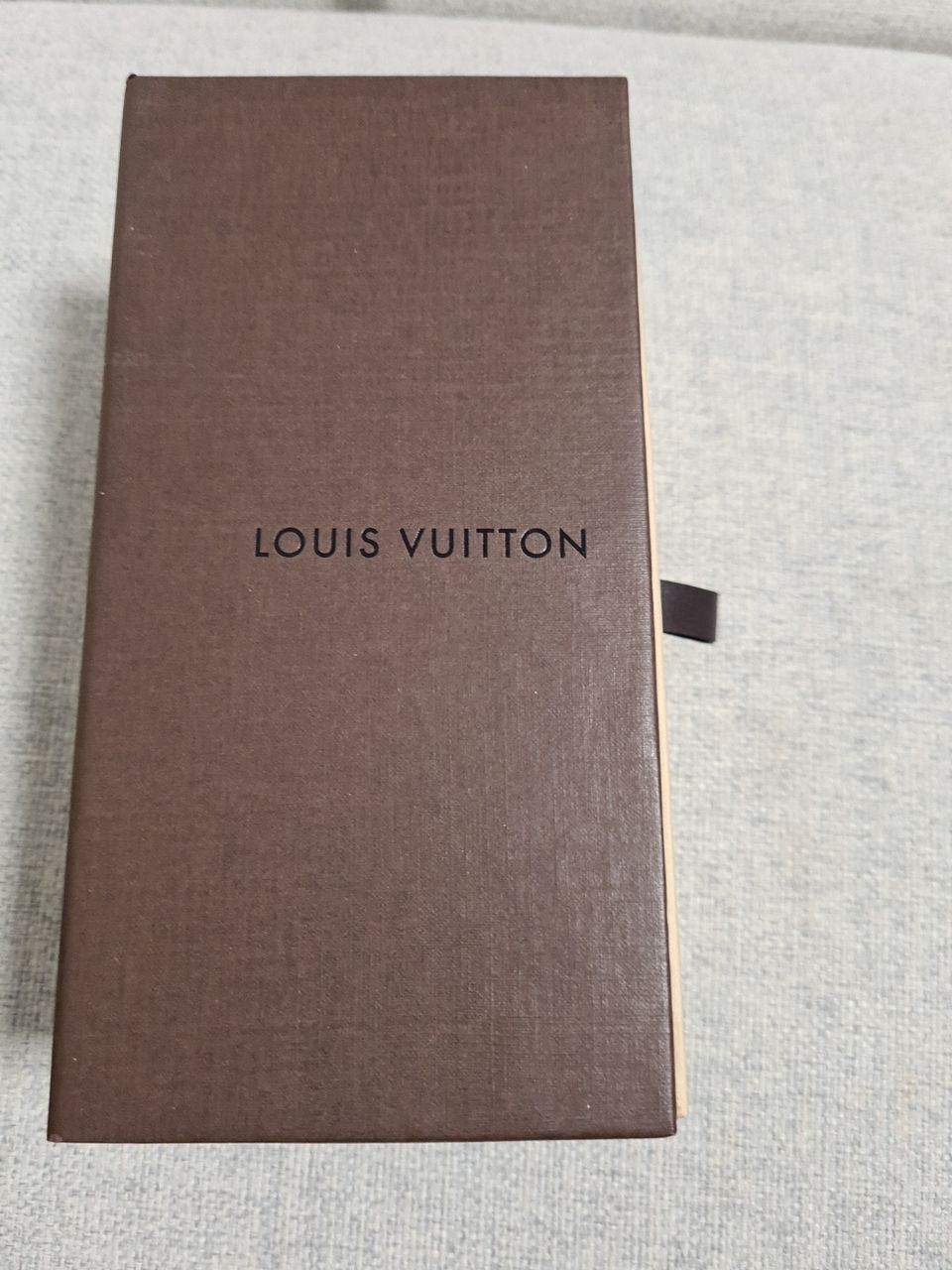 Ruskea Louis Vuitton säilytyslaatikko, vanha