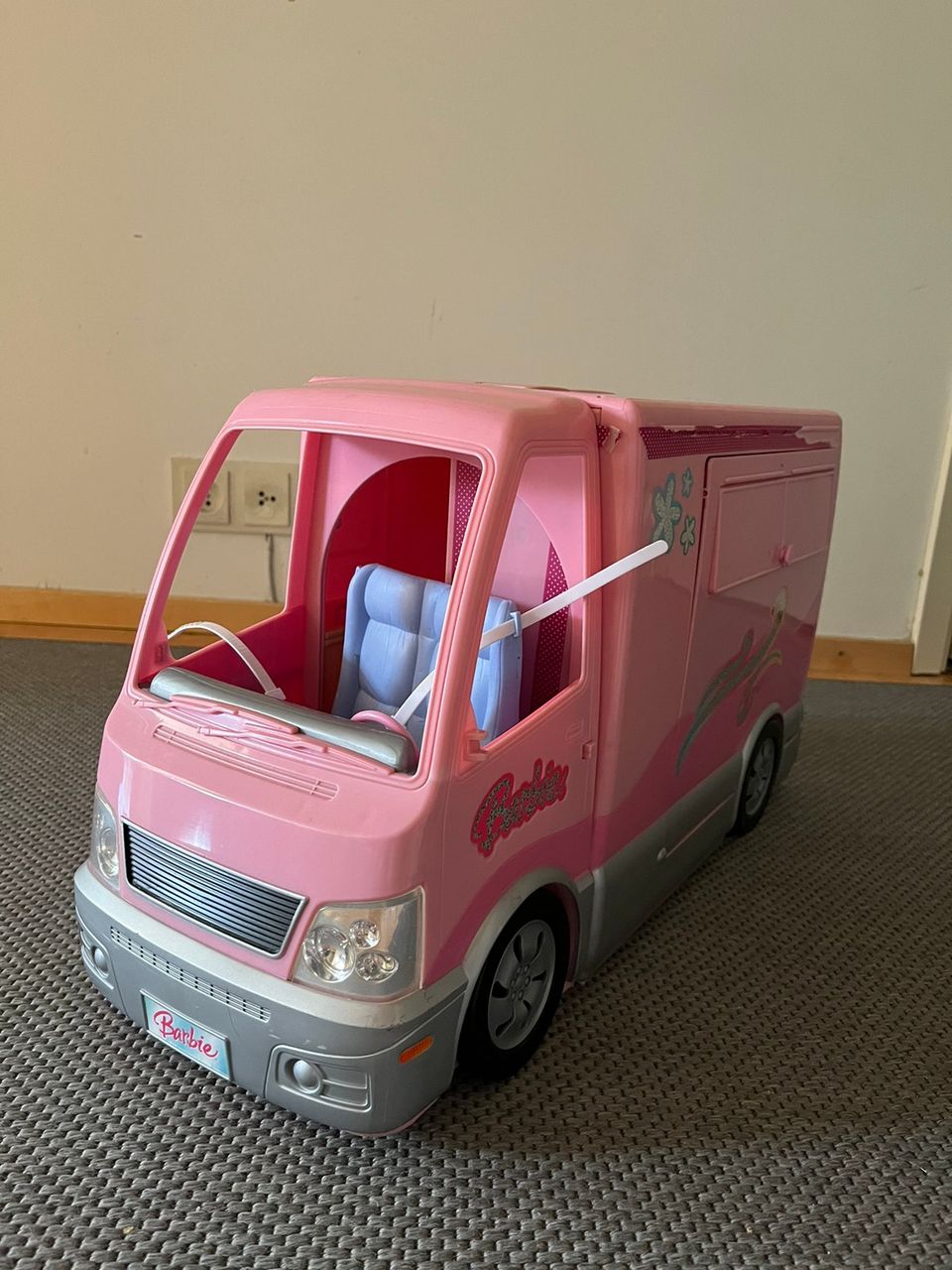 Barbie matkailuauto