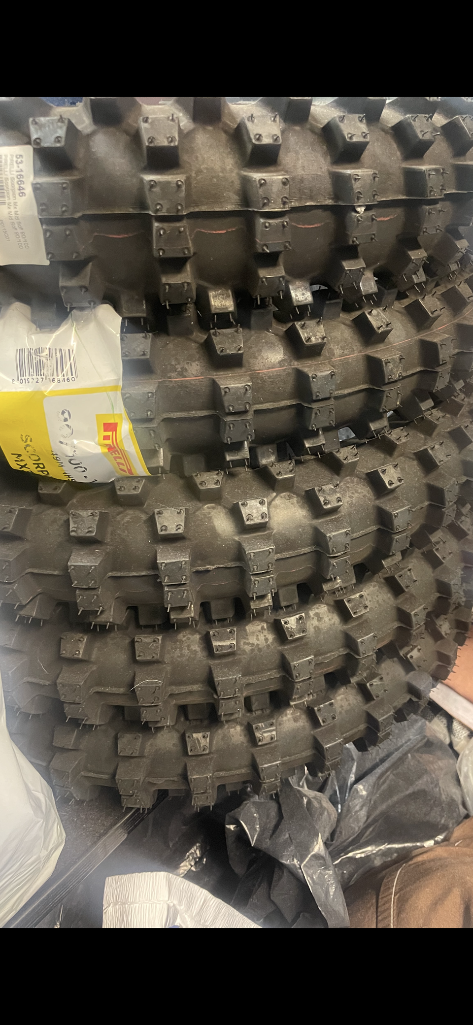 17/14 Pirelli Scorpion MX32