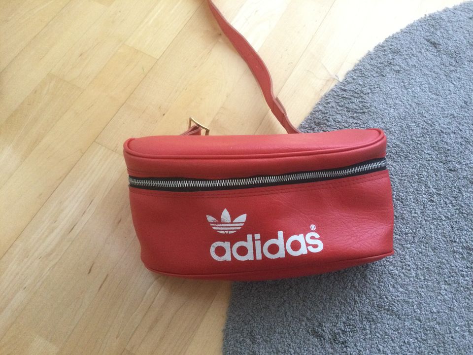 Adidas vyölaukku 70 -luvulta