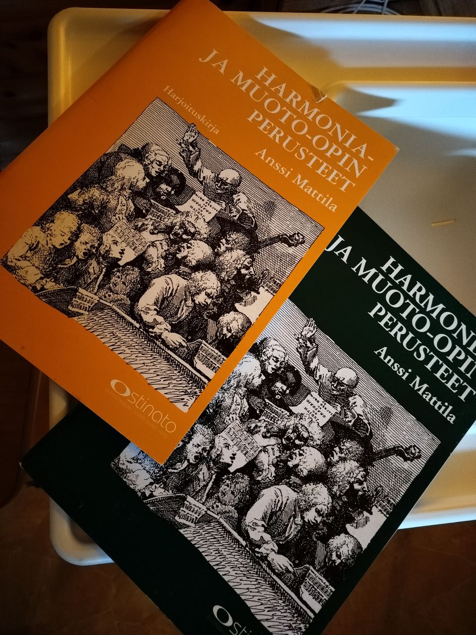 Harmonia- ja muoto-opin perusteet tehtävä- ja teoriakirja