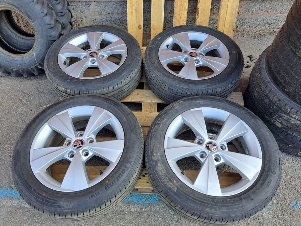 5x112 6,5x16" Skoda alkup. vanteet ja 205/Triangle kesärenkaat 4kpl