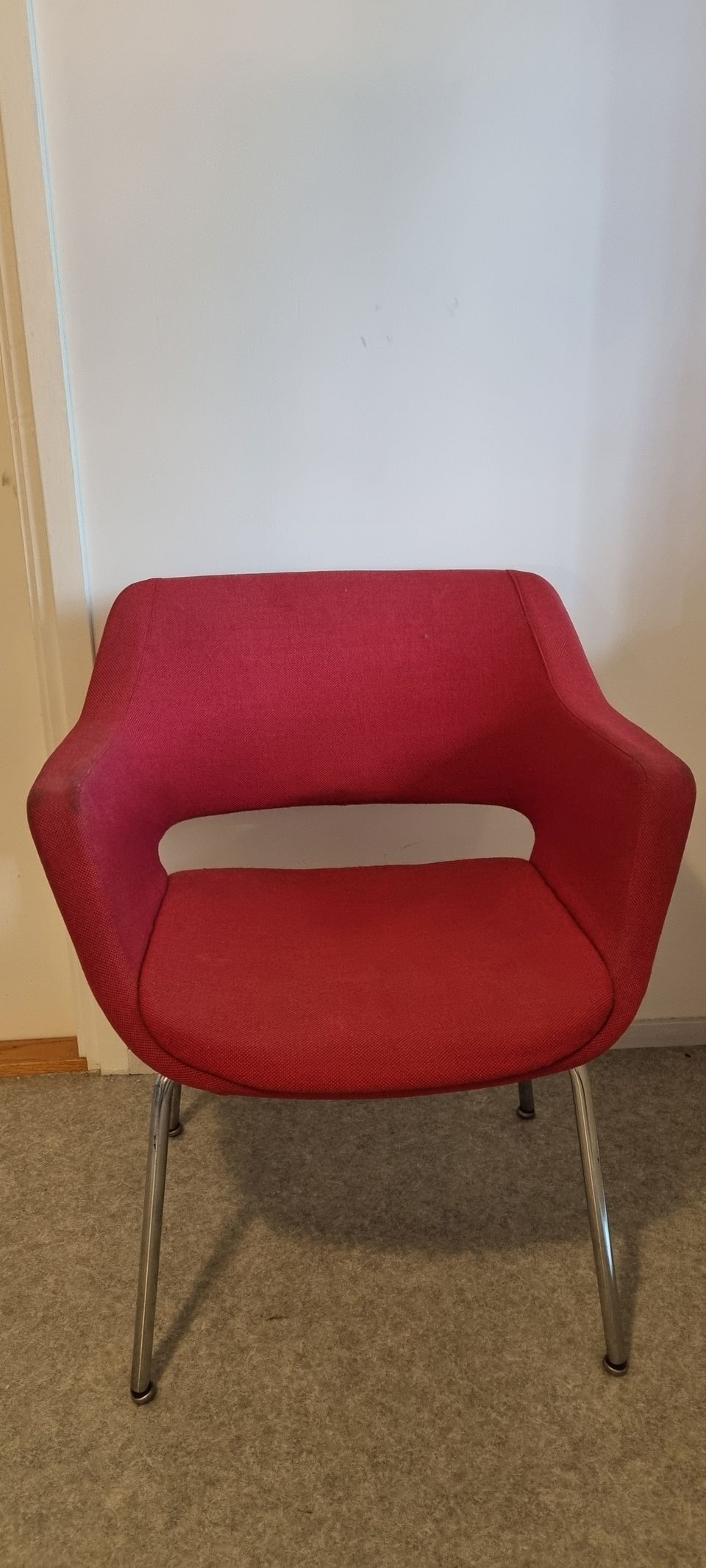 tuoli/ Chair