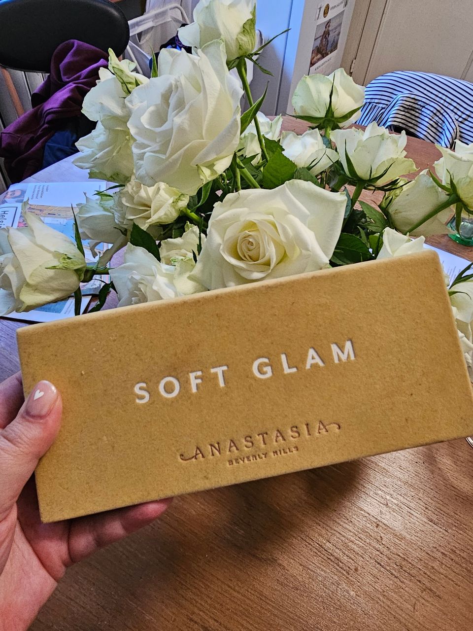 ABH Soft Glam luomiväripaletti