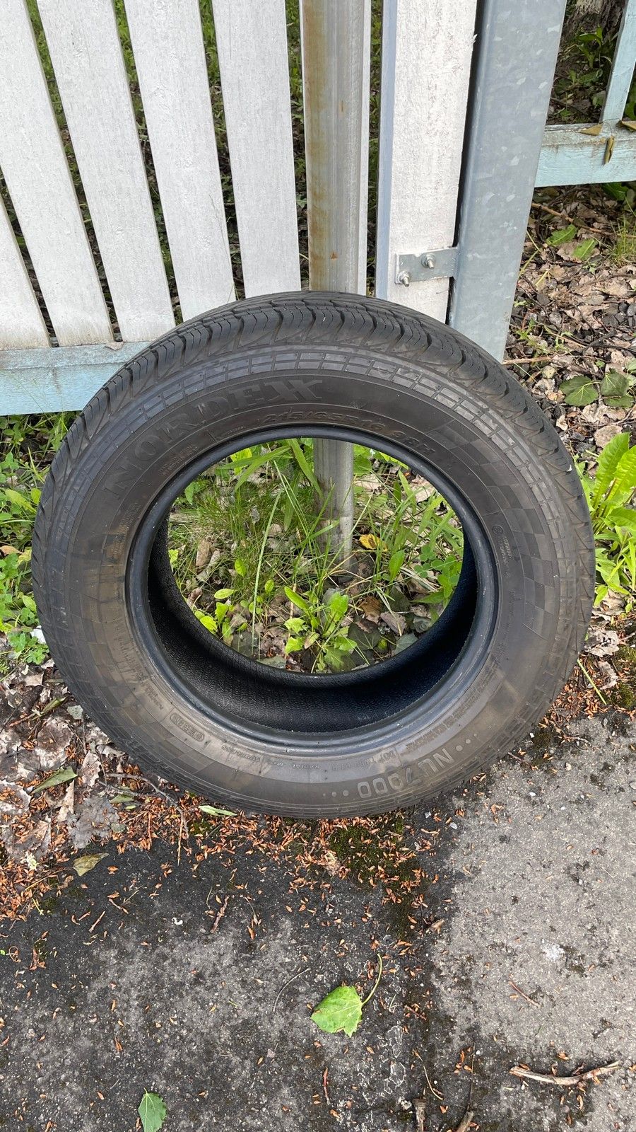 215/65R16 kesärengas 1 kpl