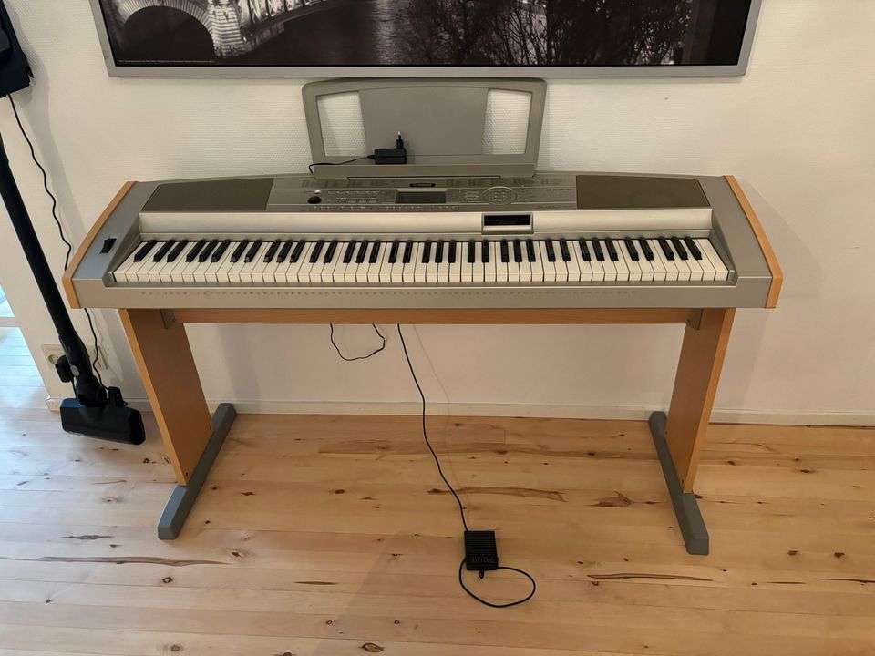 Yamaha DGX-500 sähköpiano