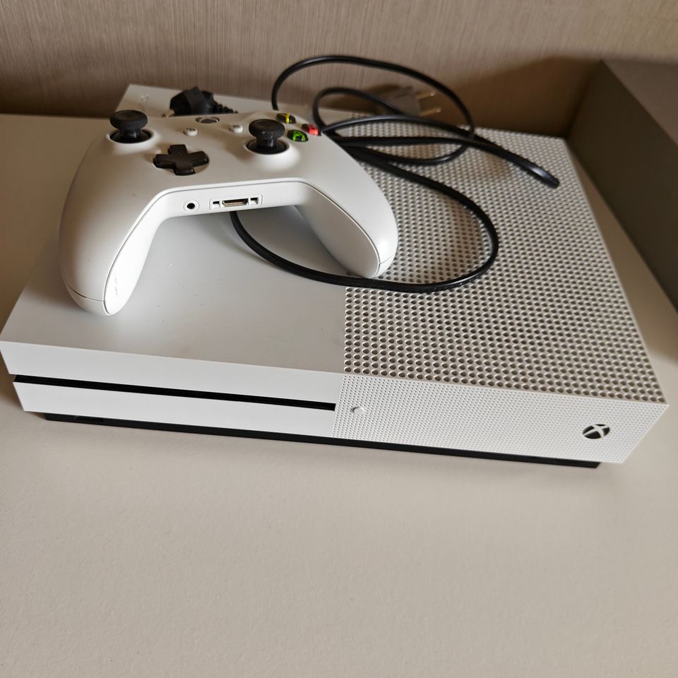 Xbox One S