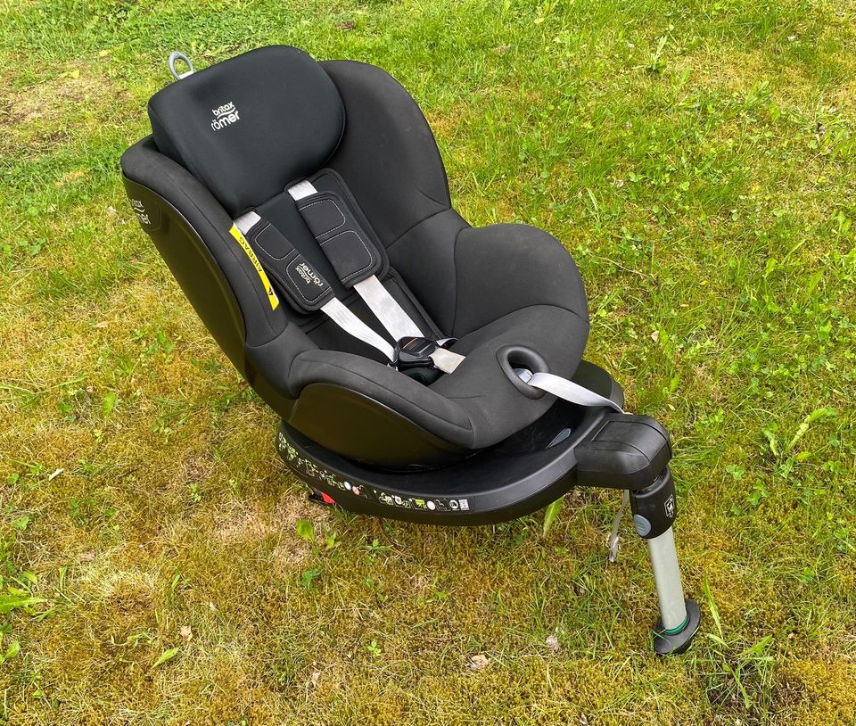 Britax dual fix 360 astetta kääntyvä turvaistuin