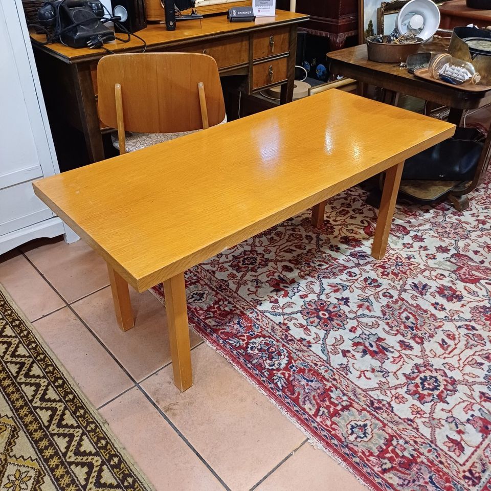 Siisti tammiviilutettu Sohvapöytä/ sivupöytä