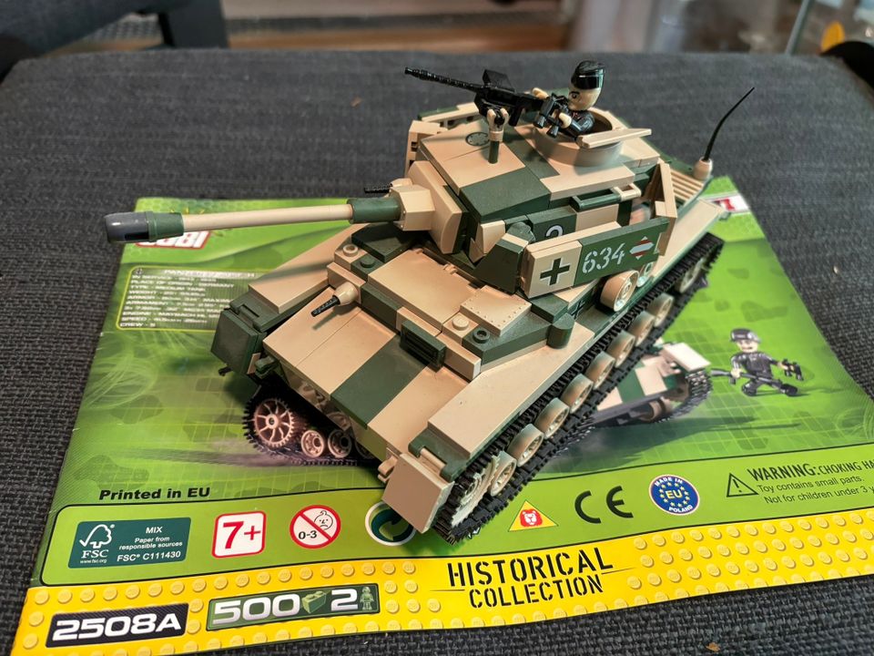Cobi Panzer IV "lego"-panssarivaunu