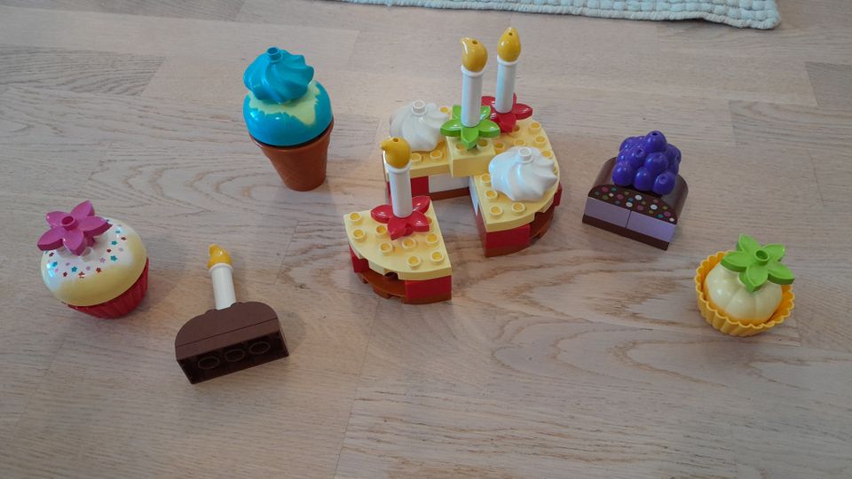 2 × Lego Duplo-setti: kakku, muffinssit yms. (Espoo)