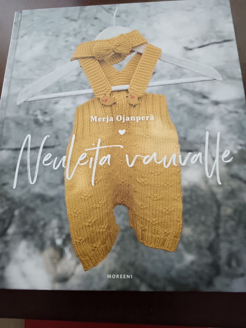 Merja Ojanperä: neuleita vauvalle - kirja